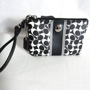 COACH SIGNATURE WRISTLET PURSE LIKE NEW + HANG TAG